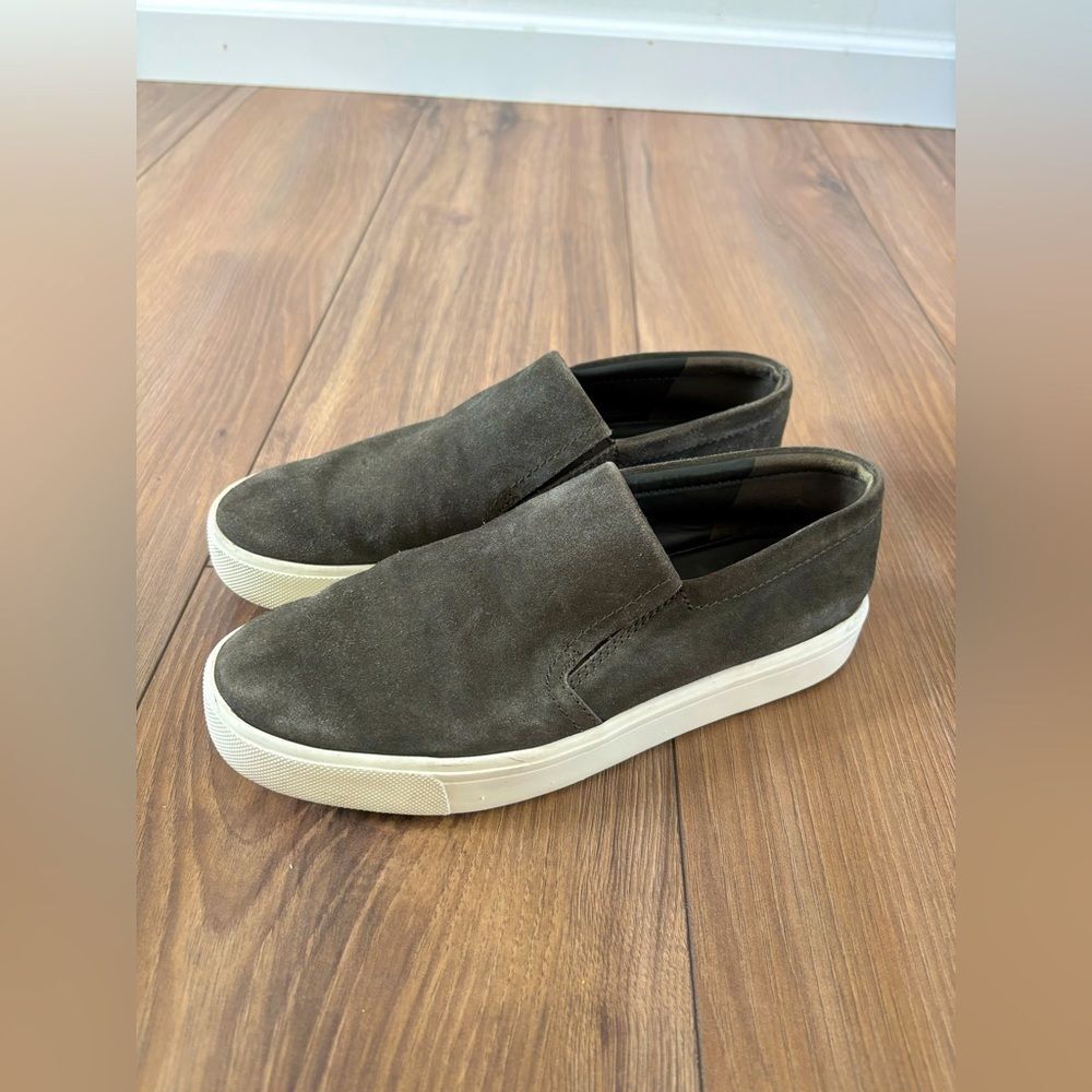 VINCE Bowen Slip-On Suede Miltary Green Sneakers Sz 7.5